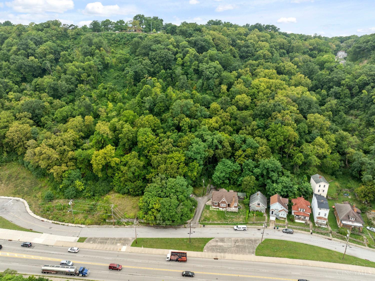 2722 River Road