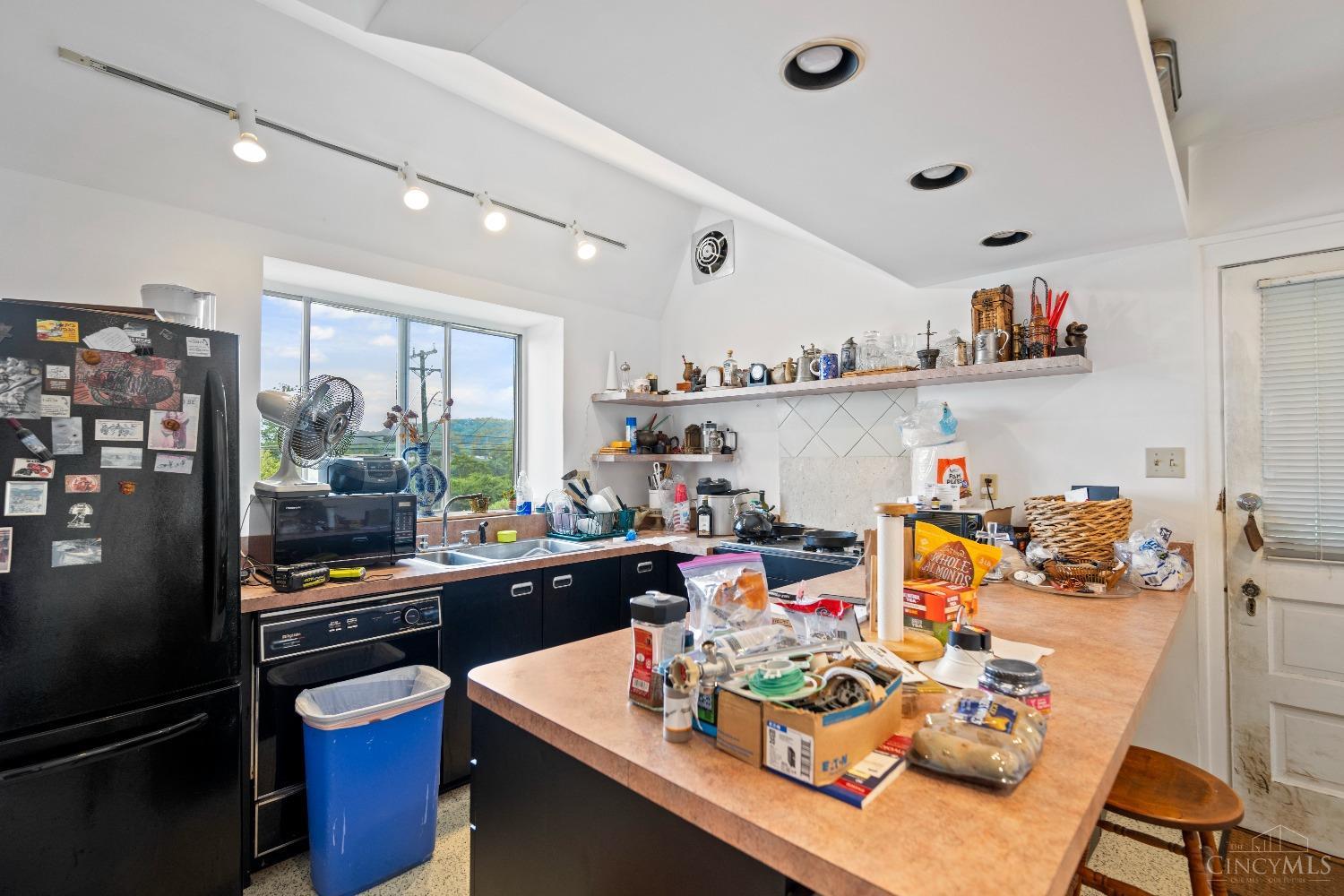 2722 River Road