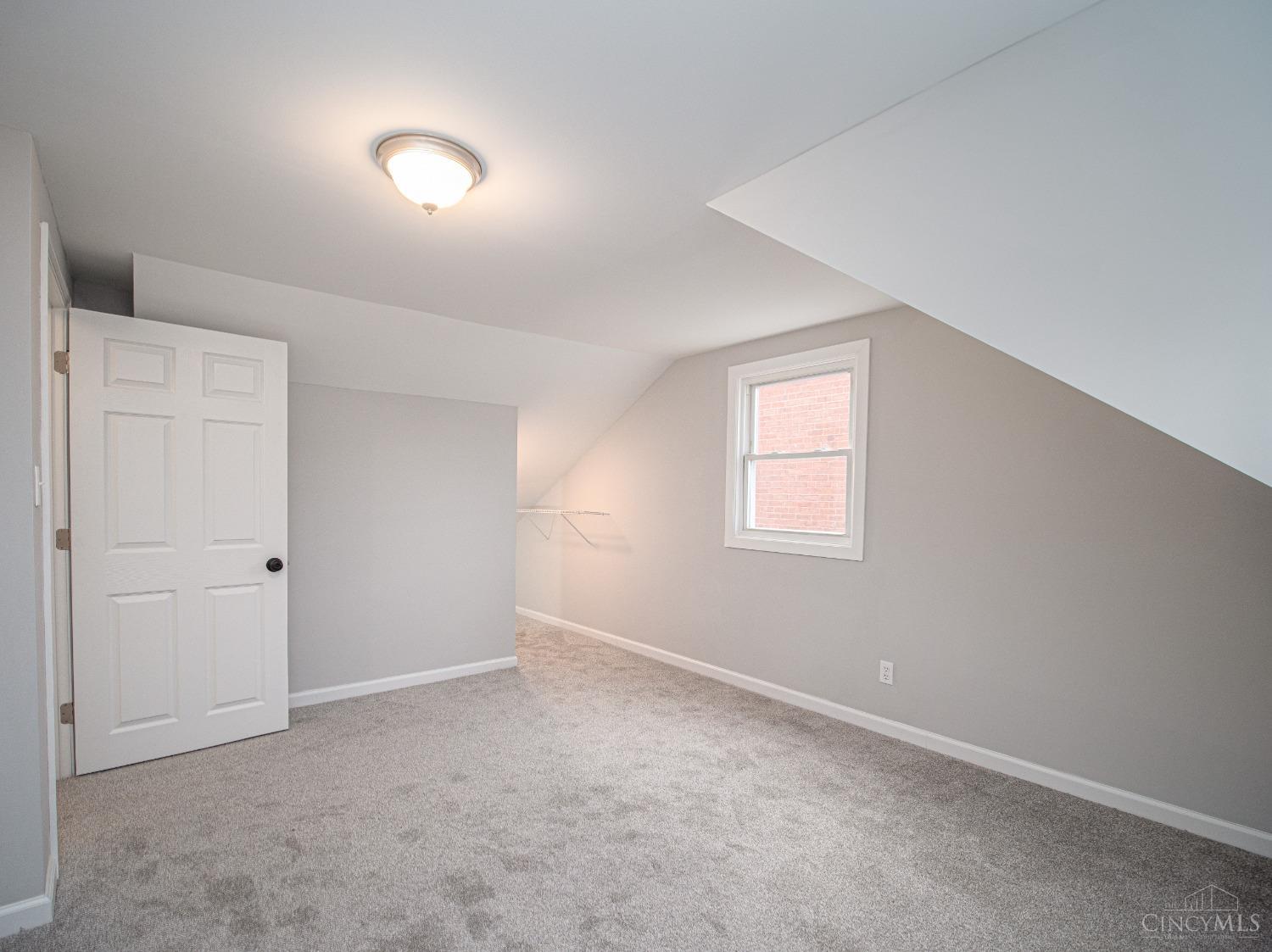 3264 Lakeview Street