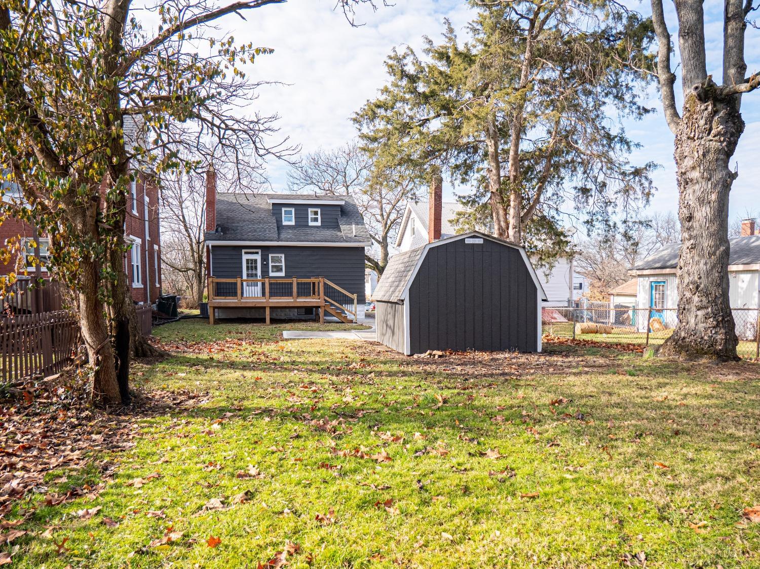 3264 Lakeview Street