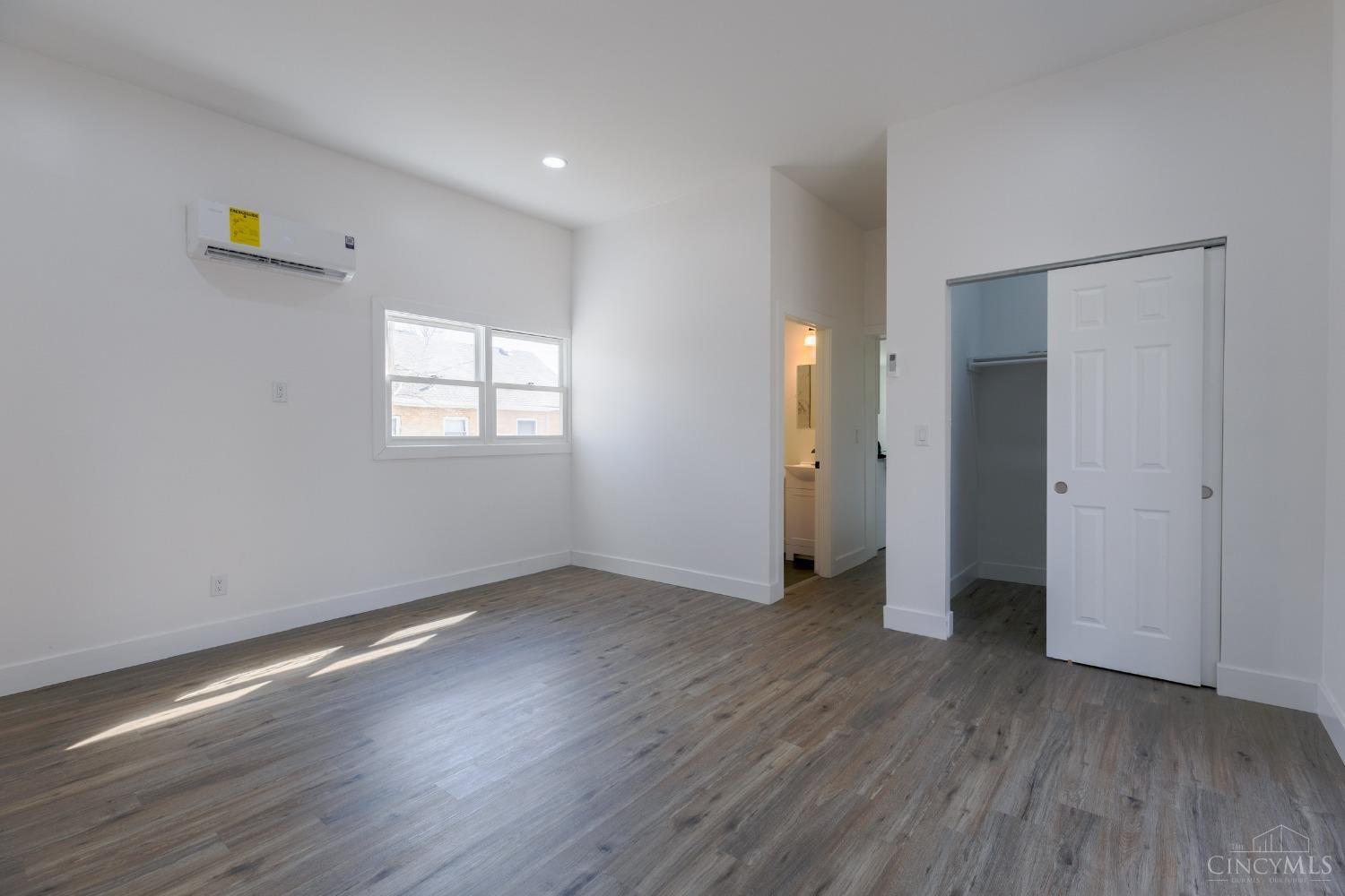 2440 St Albans Avenue