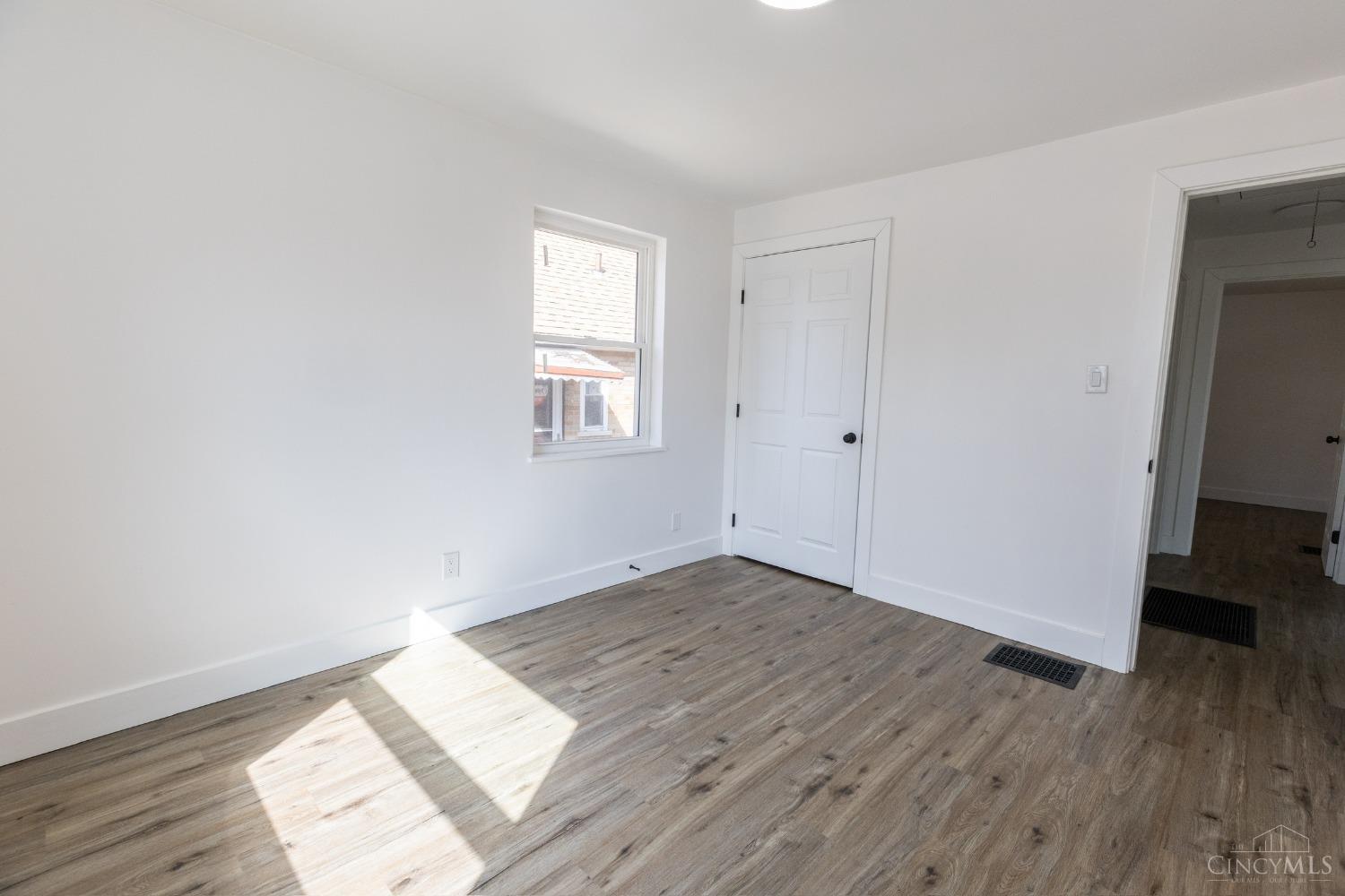 2440 St Albans Avenue