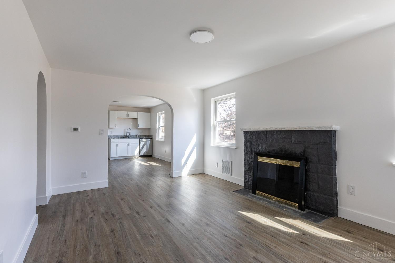 2440 St Albans Avenue