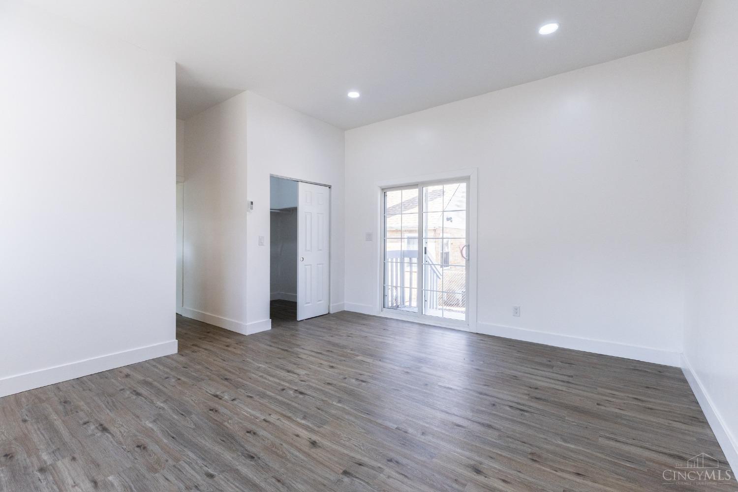 2440 St Albans Avenue