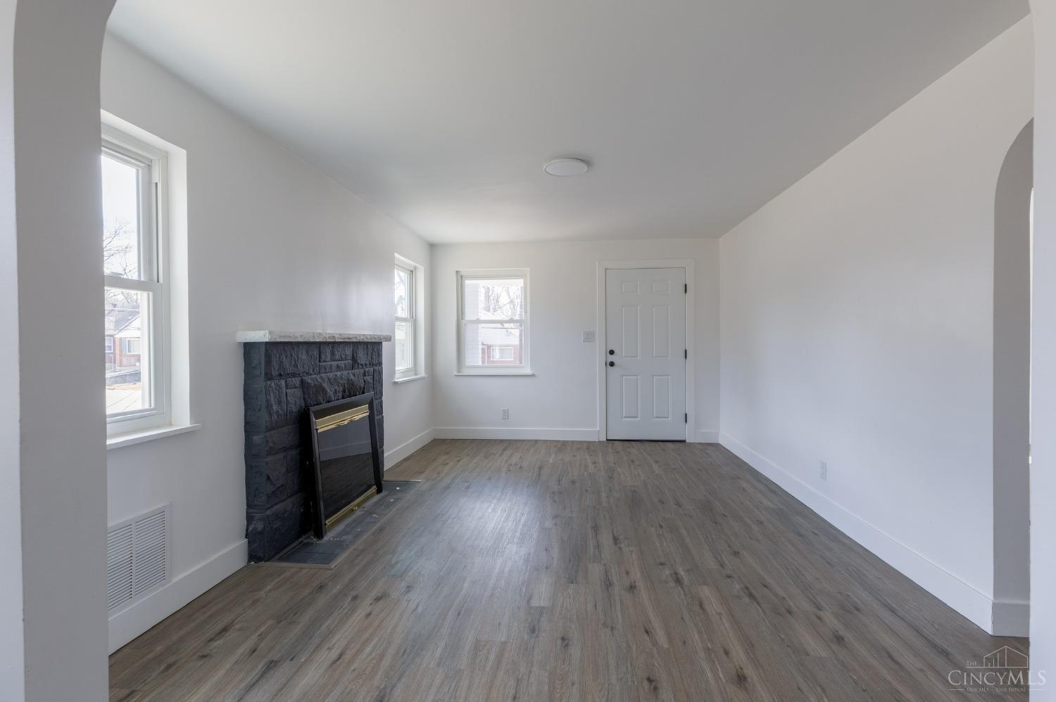 2440 St Albans Avenue