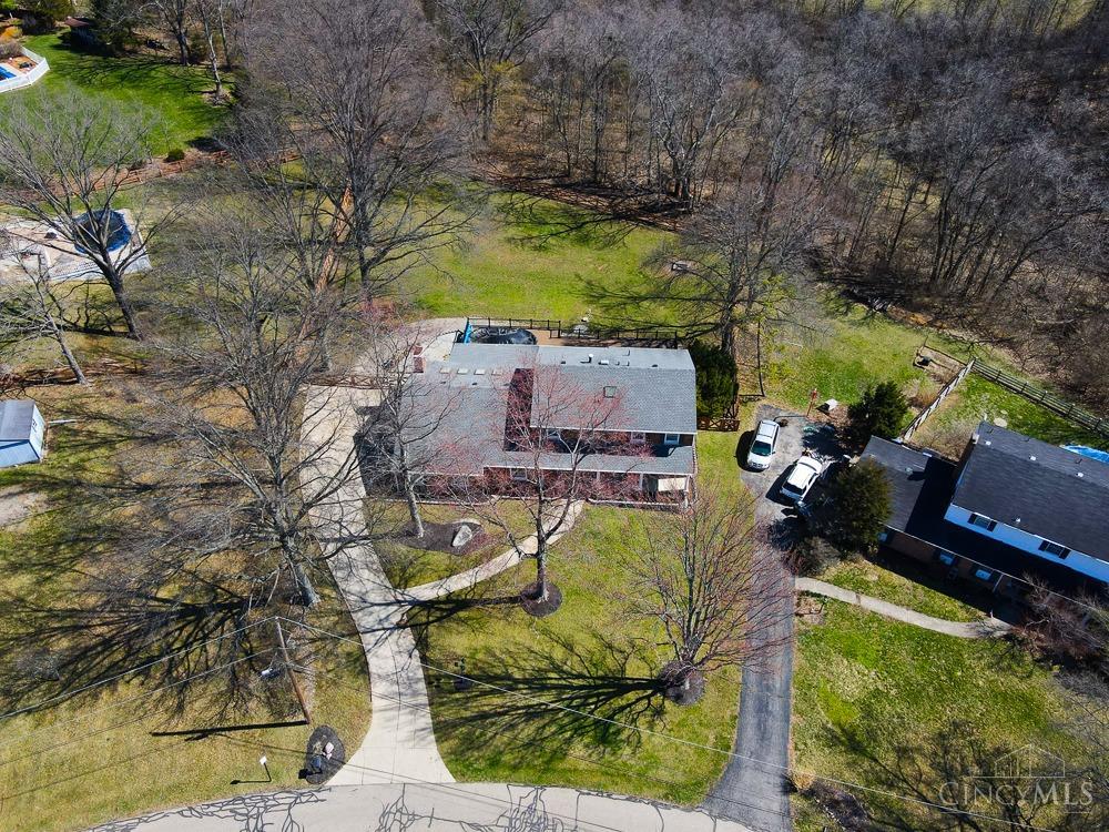 6042 Eastridge Lane