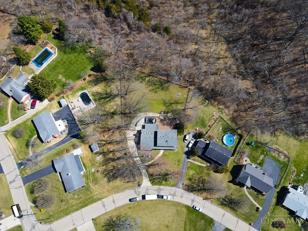 6042 Eastridge Lane