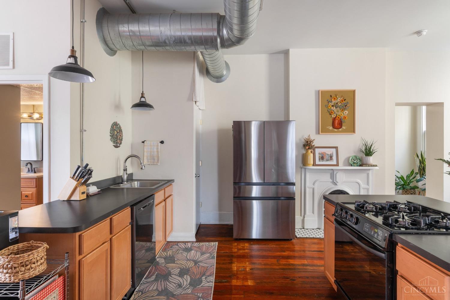 1420 Main Street Unit: 3F