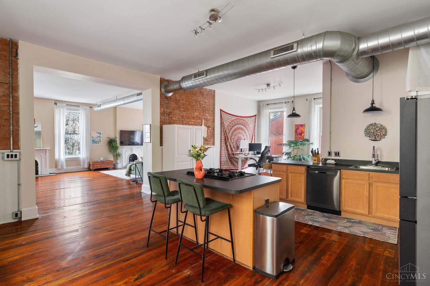 1420 Main Street Unit: 3F
