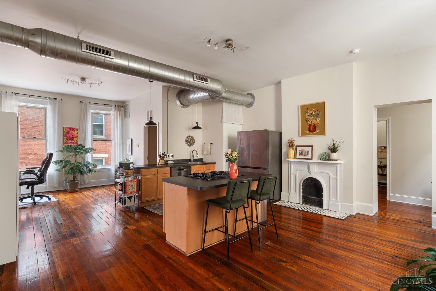 1420 Main Street Unit: 3F