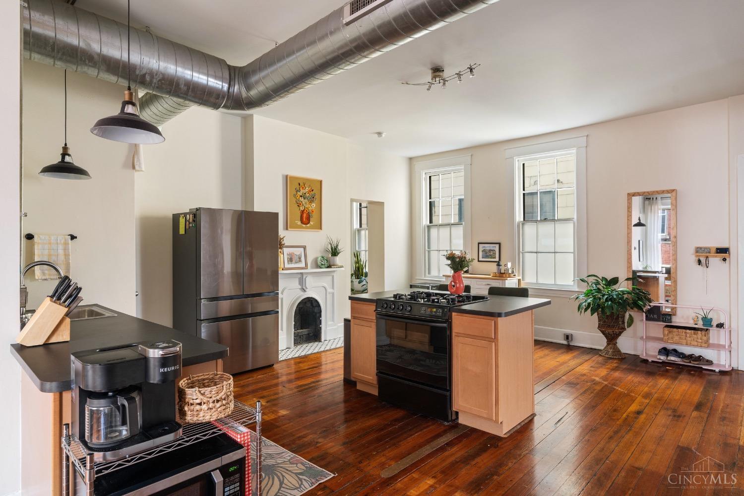 1420 Main Street Unit: 3F