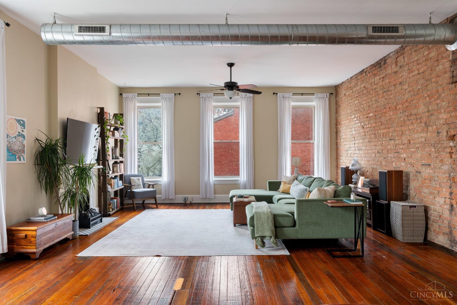 1420 Main Street Unit: 3F