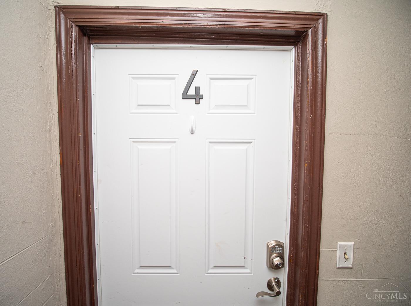 526 Riddle Crest Lane