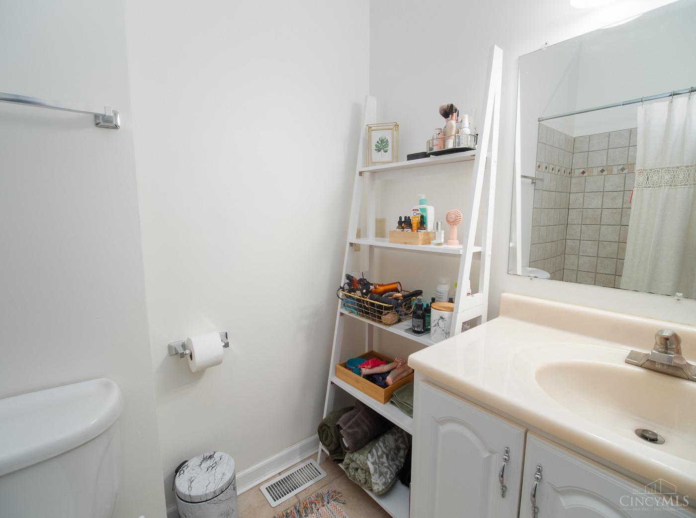 2100 Sinton Avenue 15