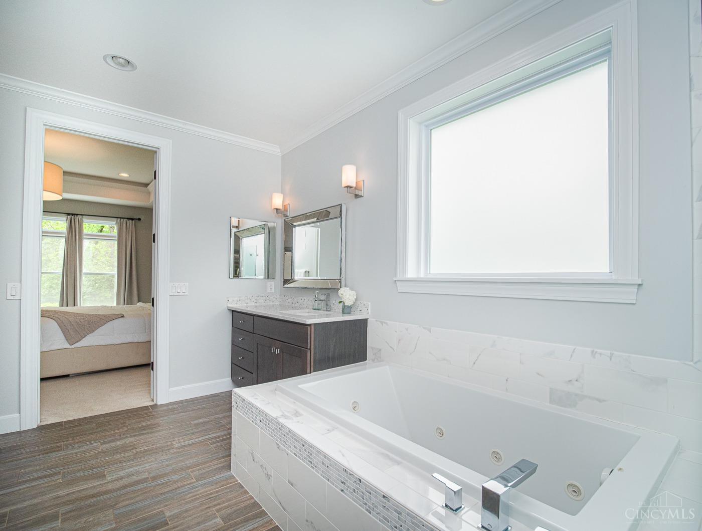 5393 Kings Ridge Way