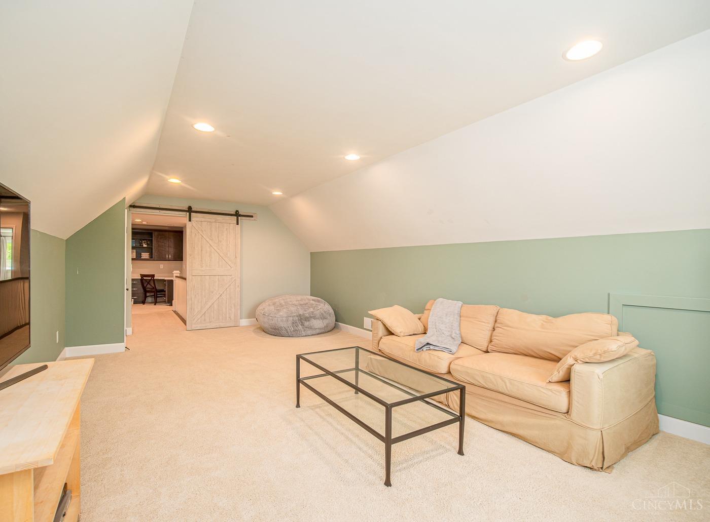 5393 Kings Ridge Way