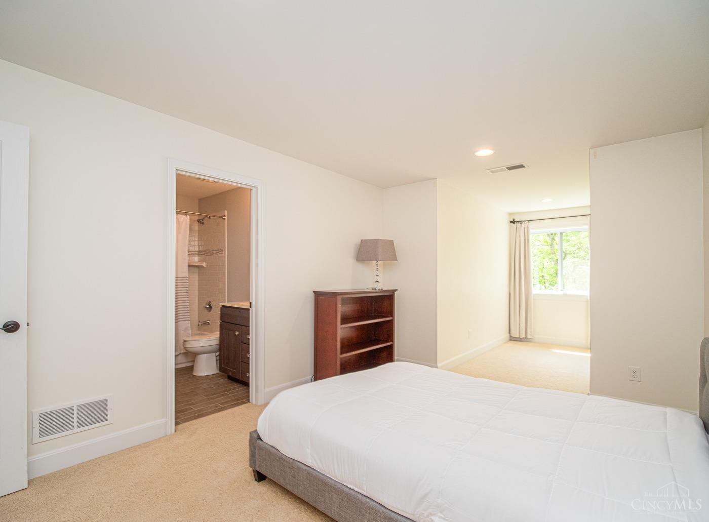 5393 Kings Ridge Way