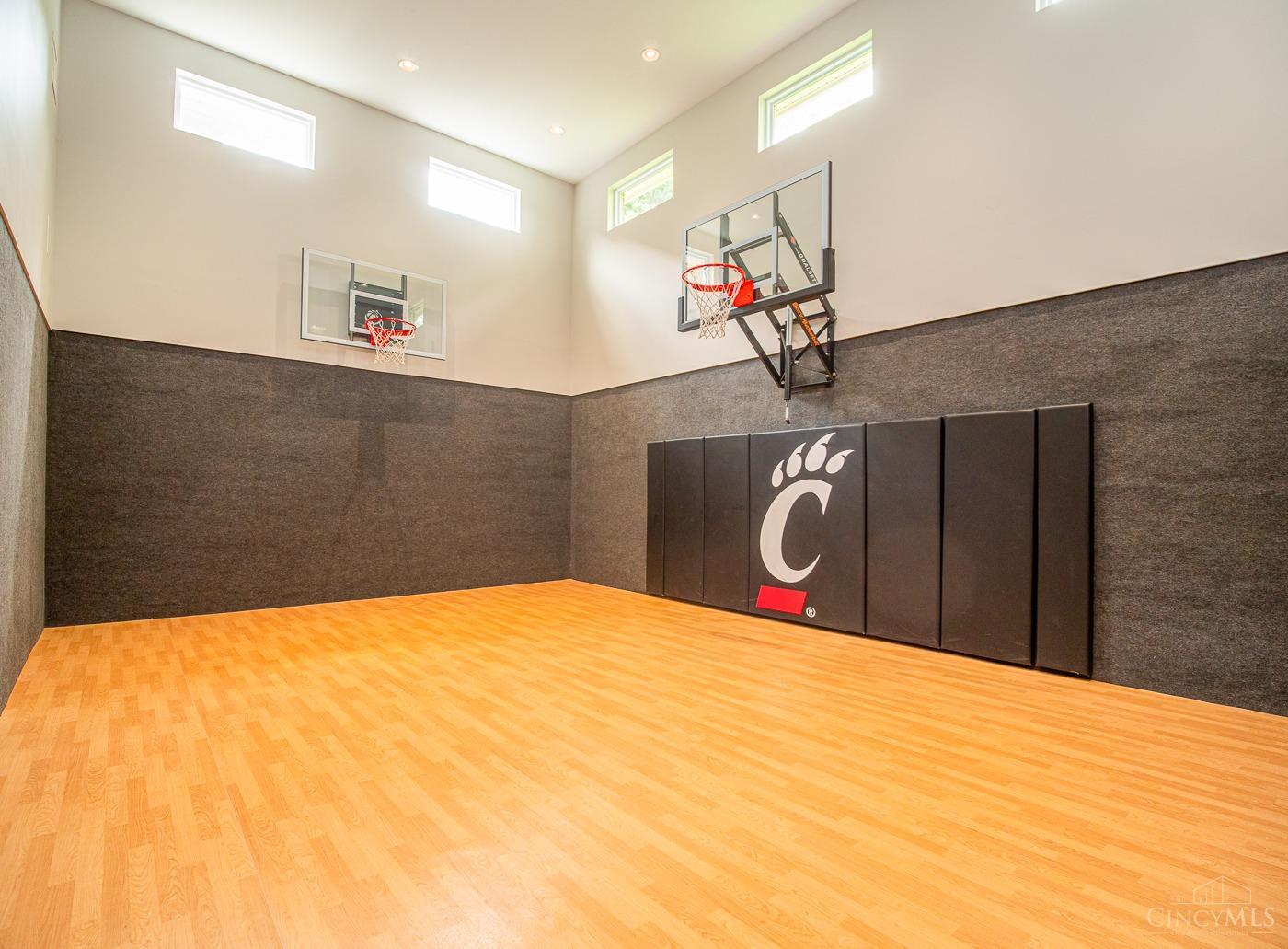 5393 Kings Ridge Way