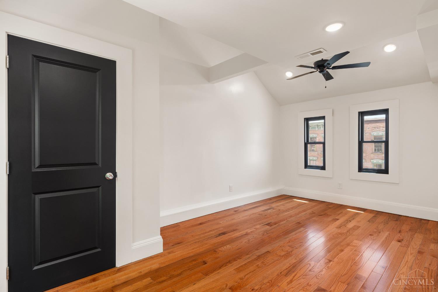 464 W Mcmicken Avenue