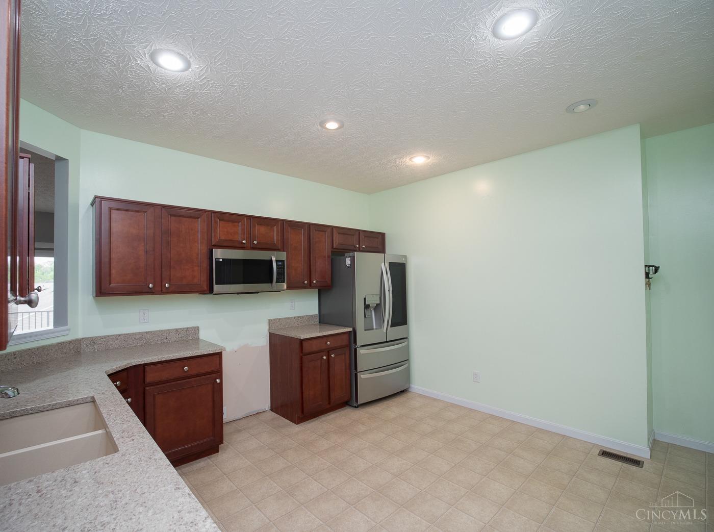 9413 Stoneybrooke