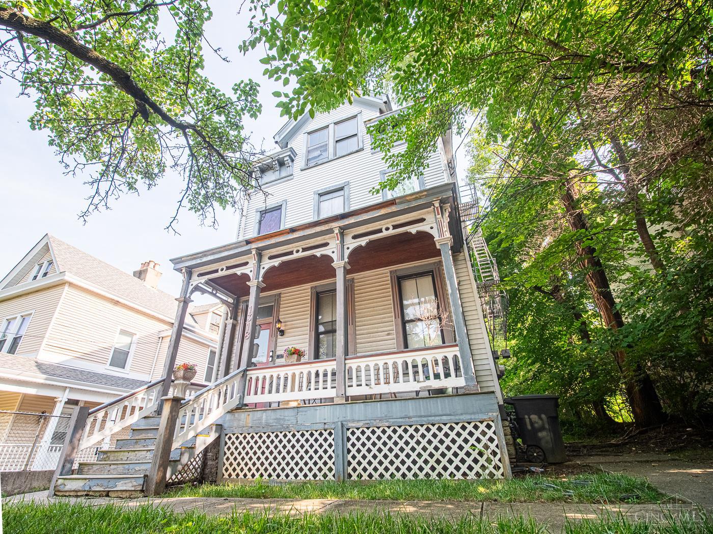 1318 Chapel Street