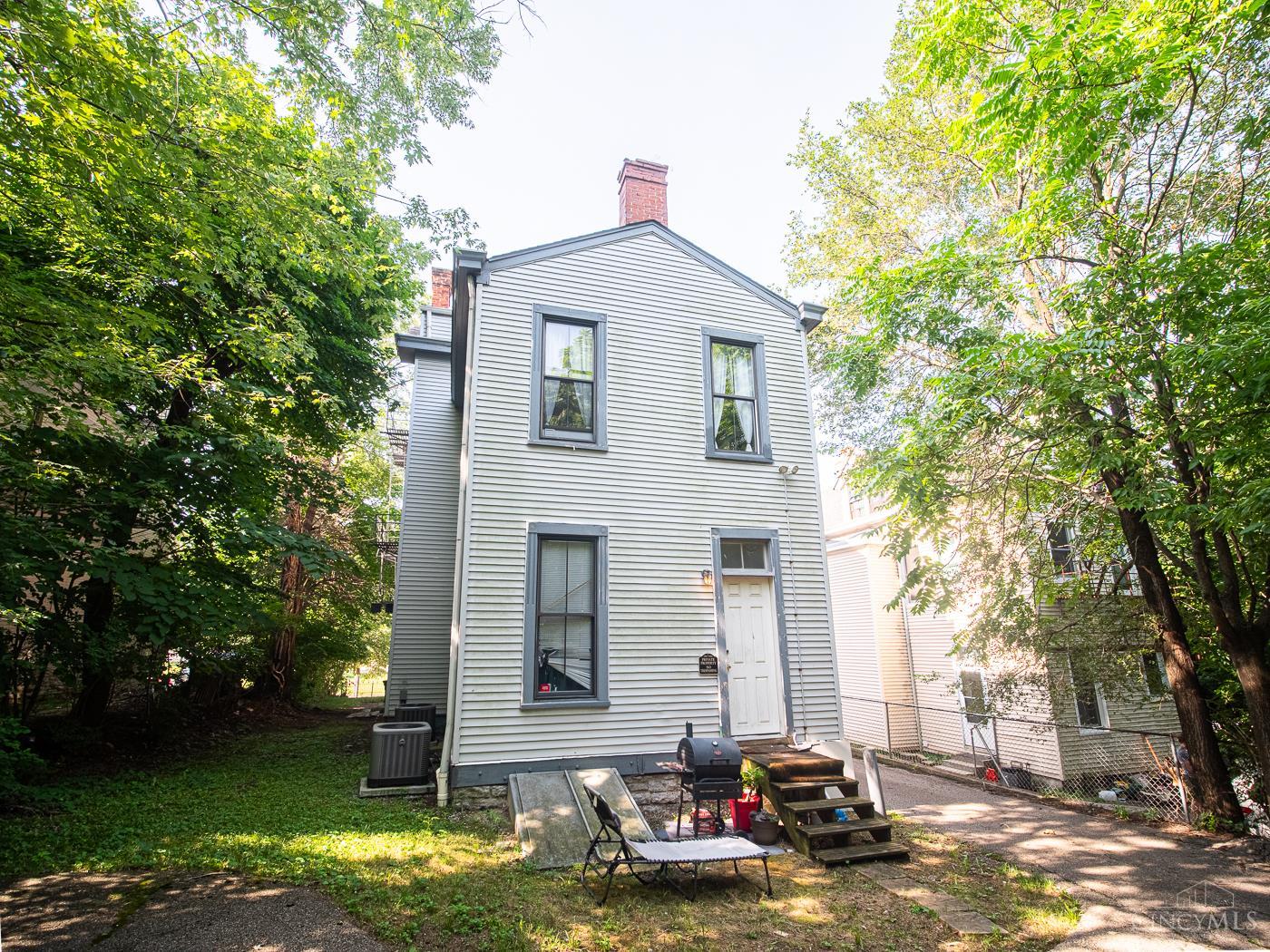 1318 Chapel Street