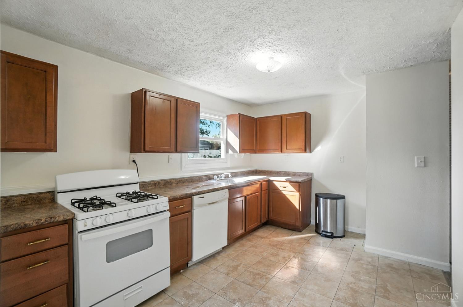 3437 Redskin Drive