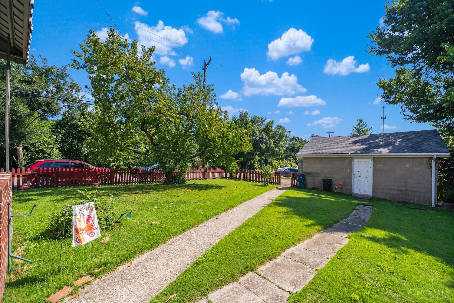 3950 King Place