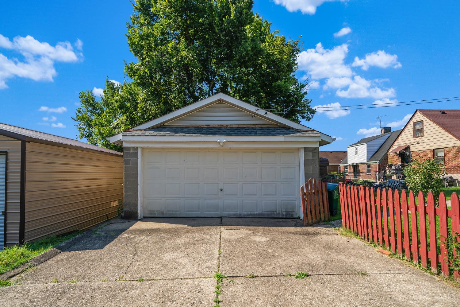 3950 King Place