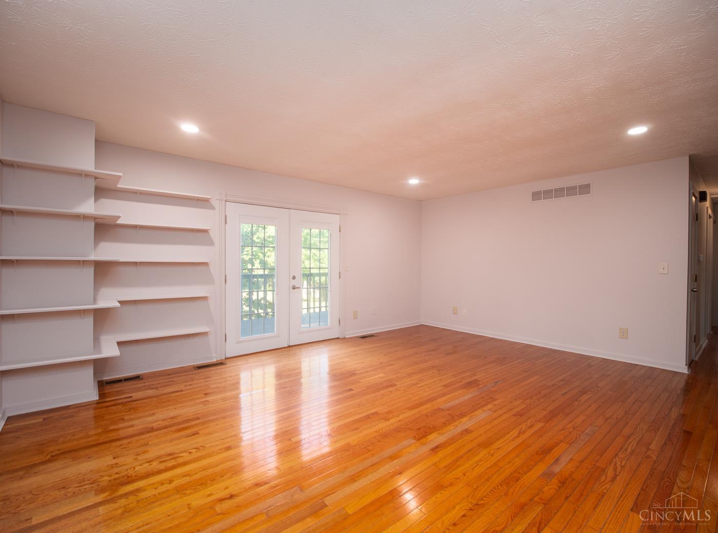 1431 Woodville Pike