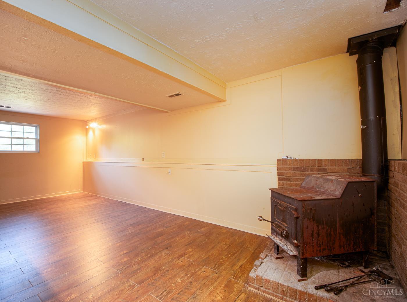 1431 Woodville Pike