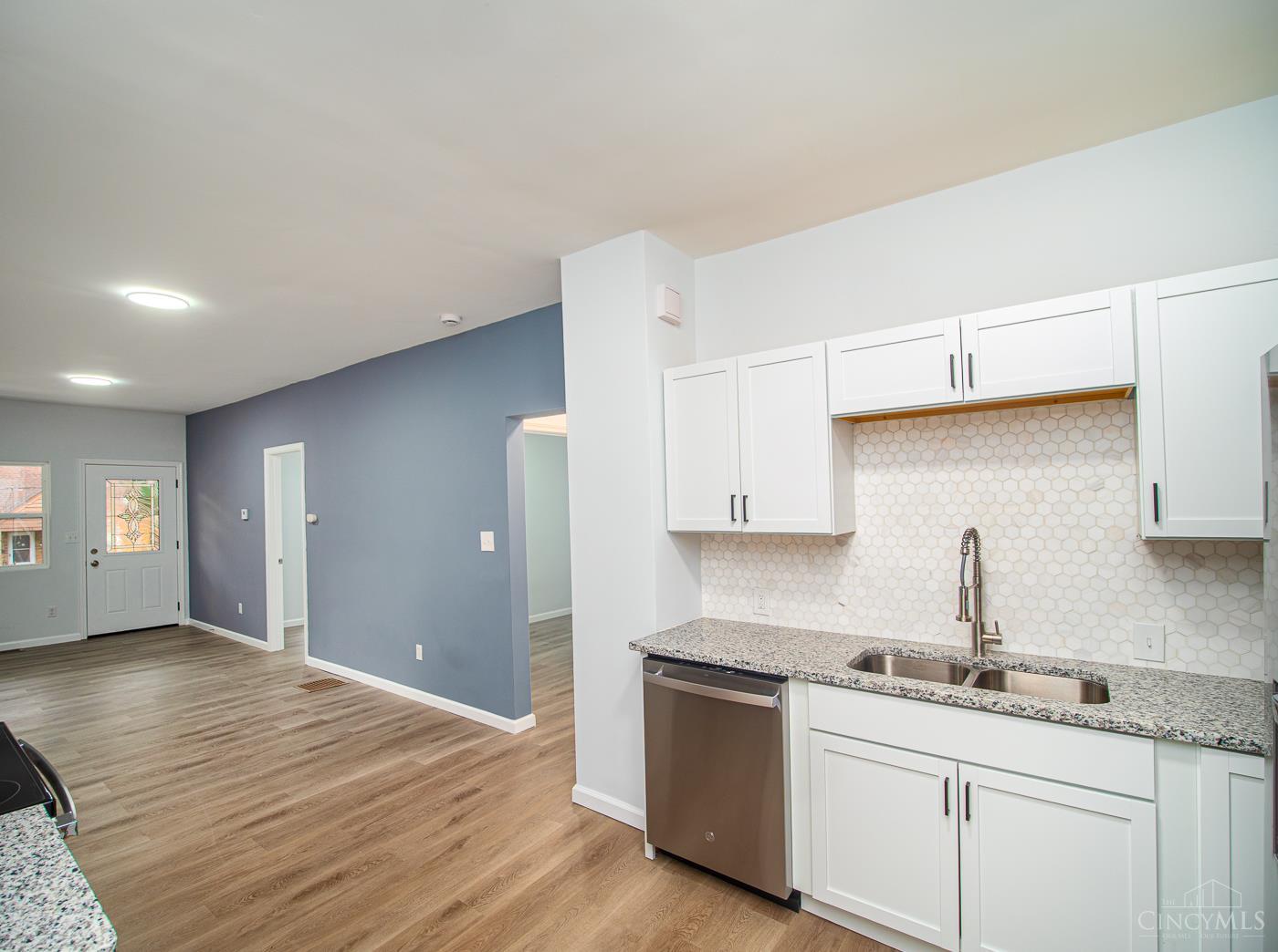 6025 Mayflower Avenue