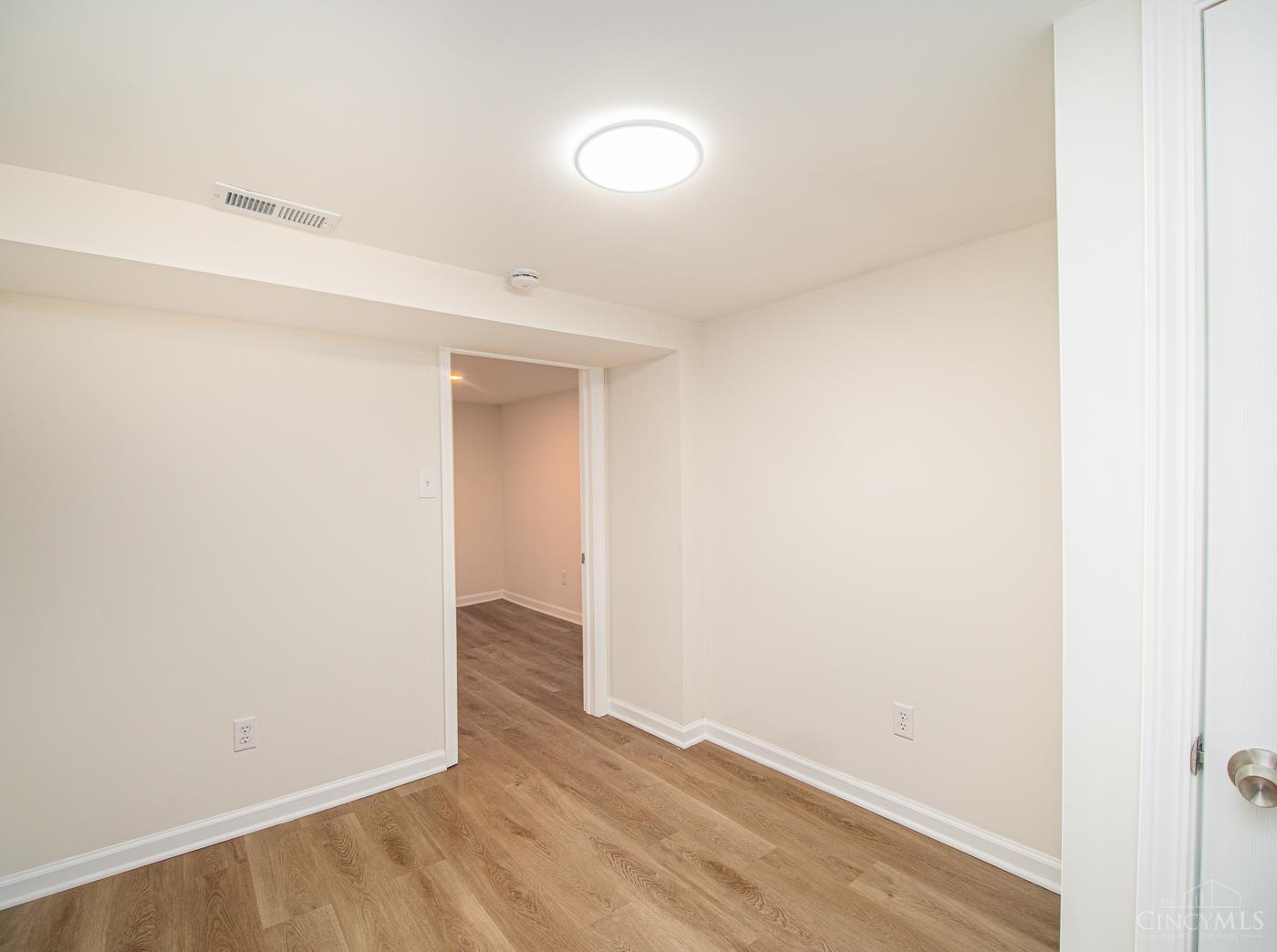 6025 Mayflower Avenue