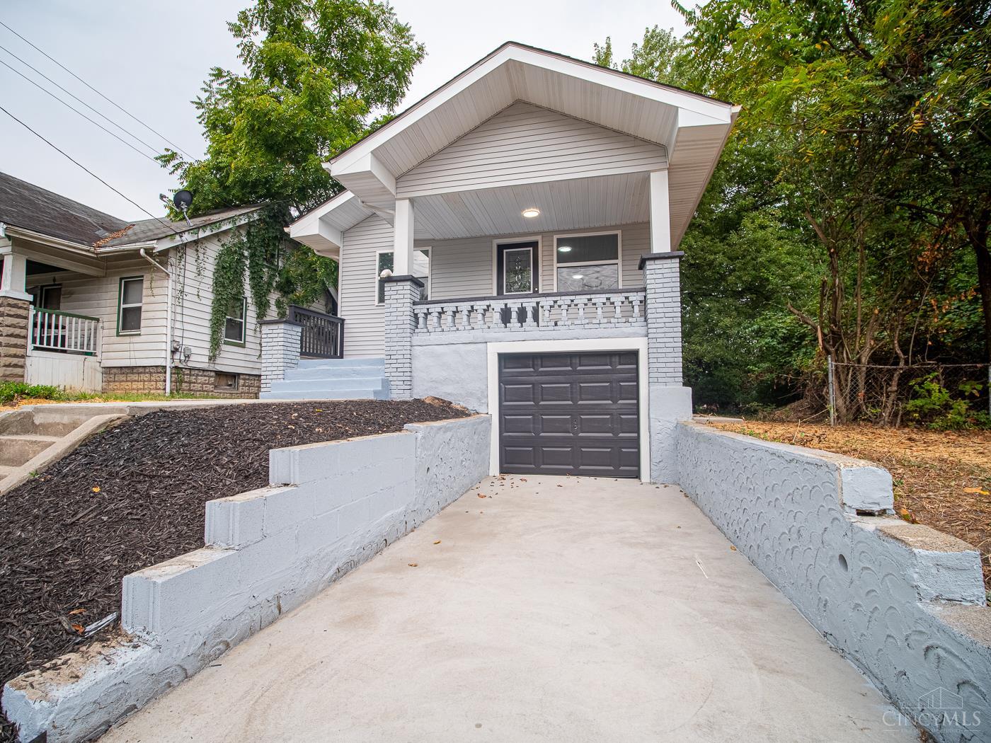 6025 Mayflower Avenue