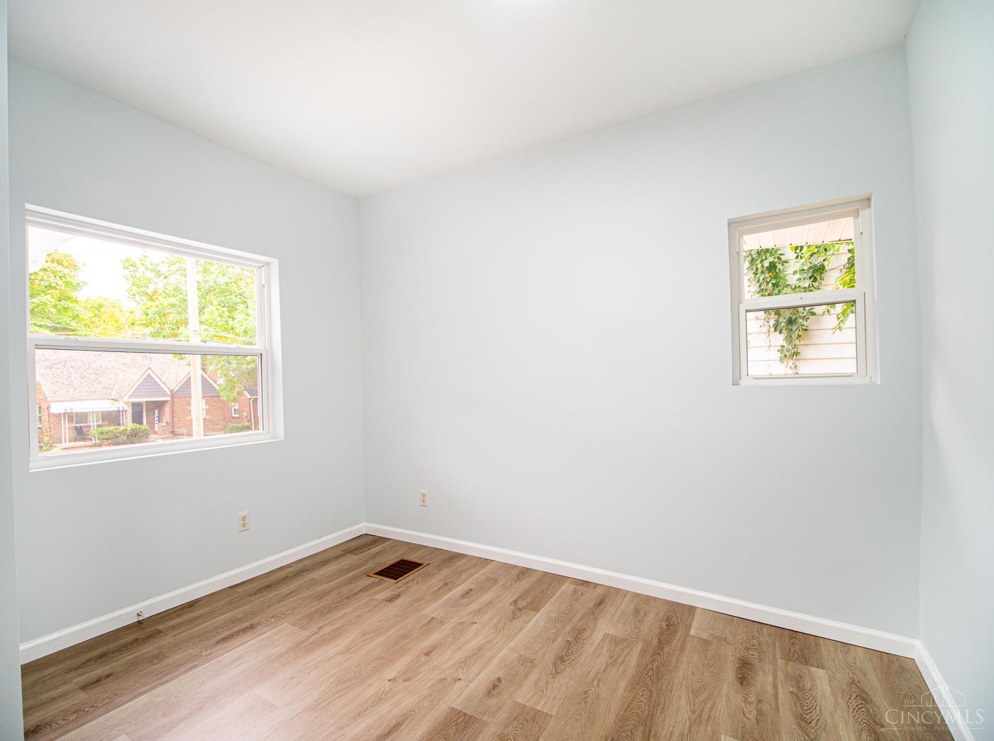 6025 Mayflower Avenue