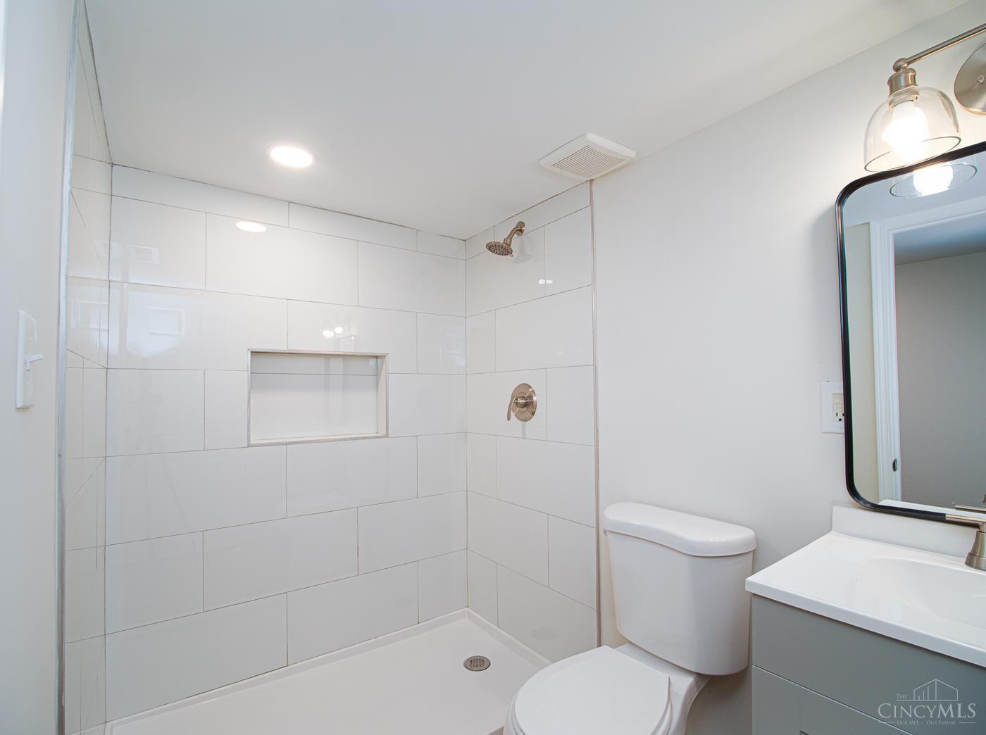 6025 Mayflower Avenue