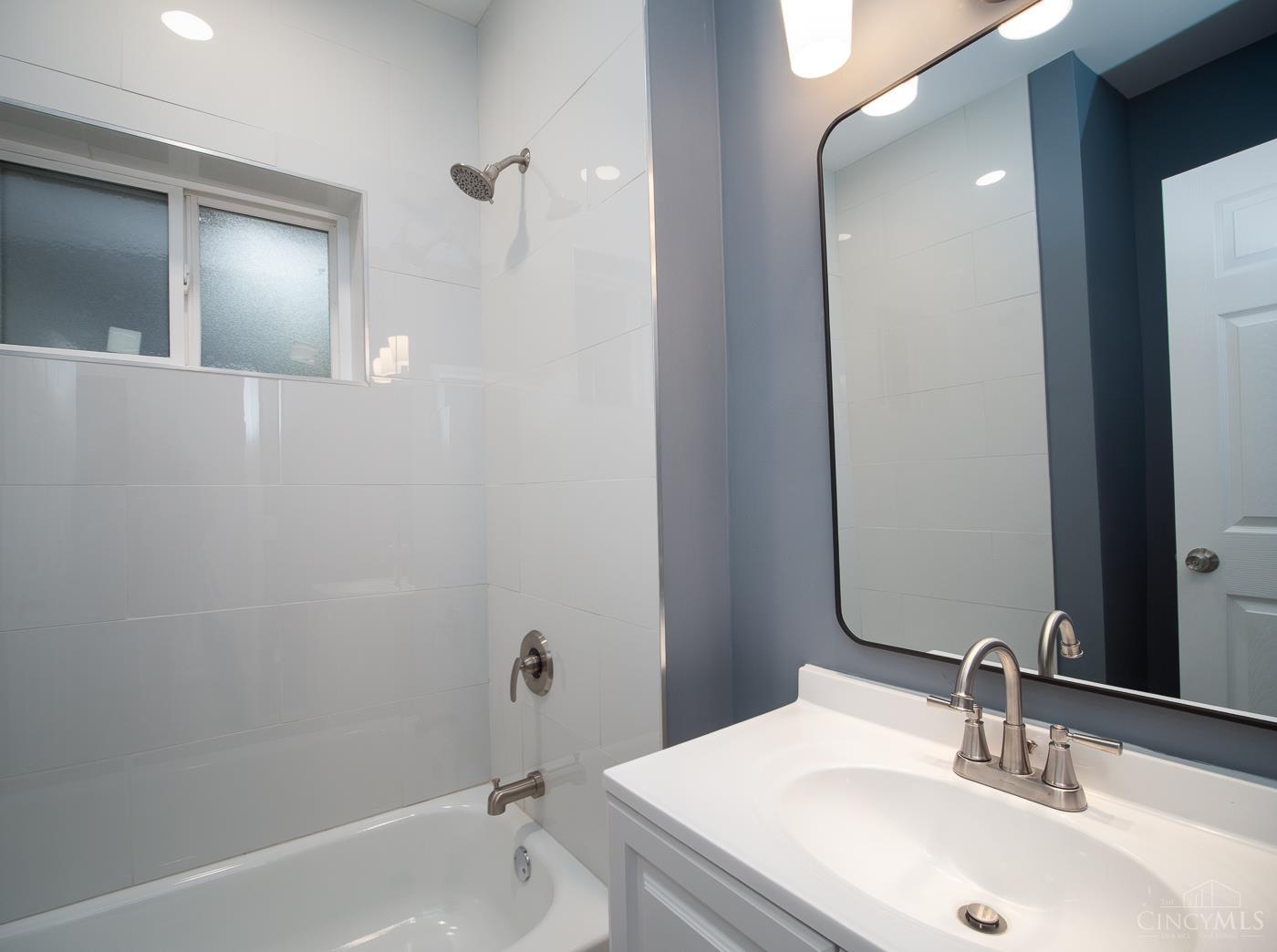 6025 Mayflower Avenue