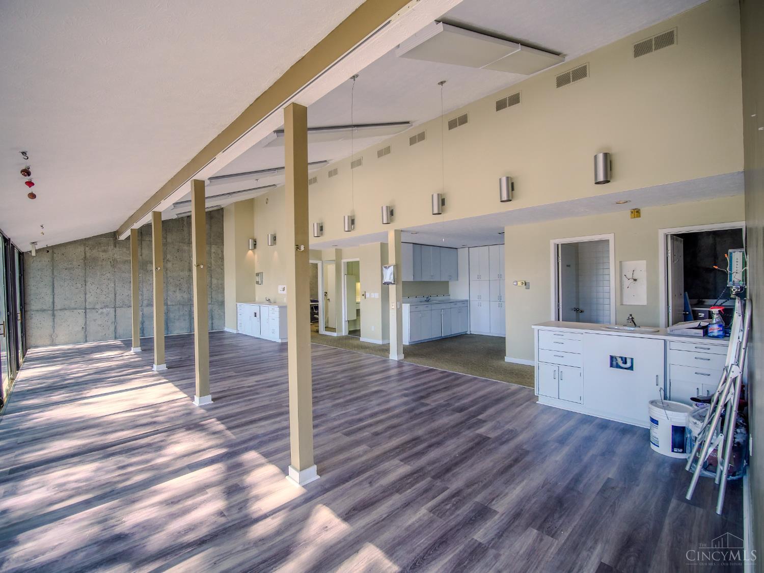 236 N Breiel Boulevard