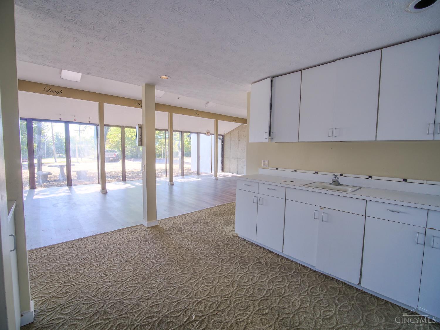 236 N Breiel Boulevard