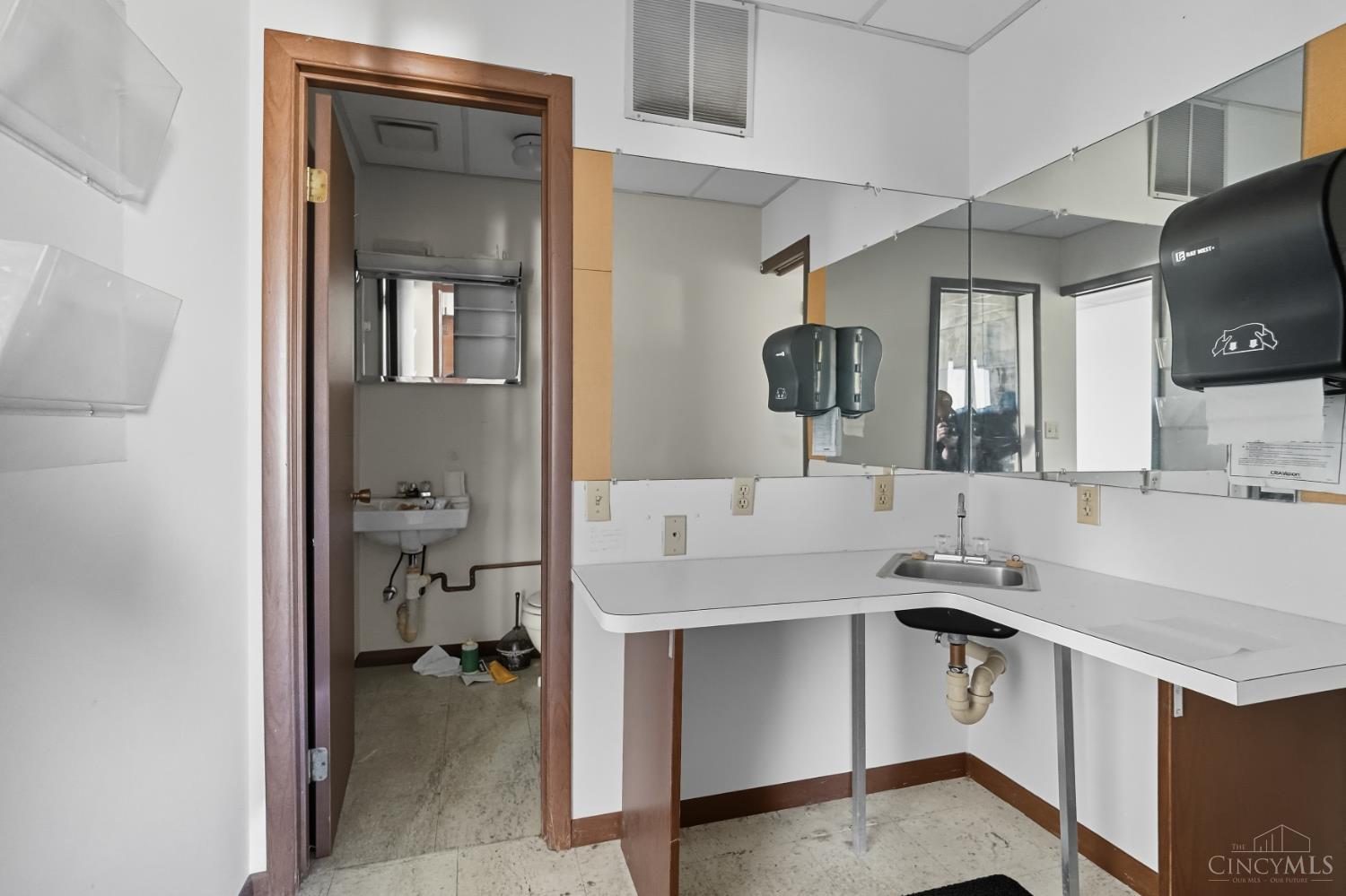 9319 Cincinnati Columbus Road