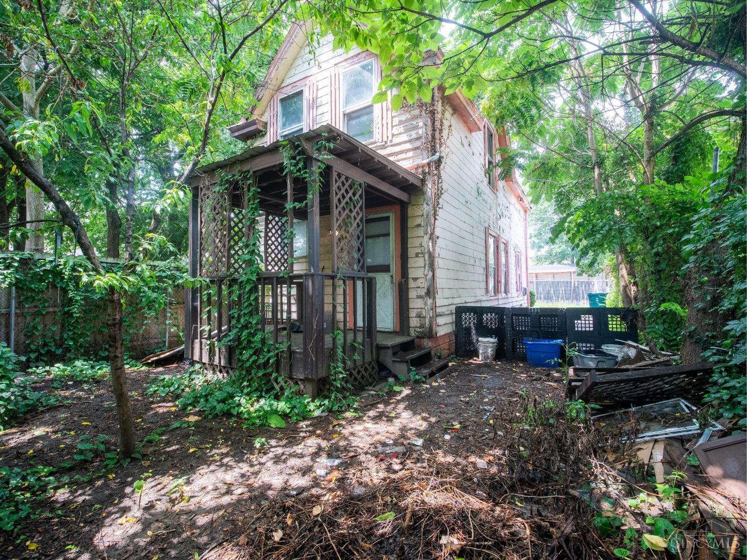 1619 Burgoyne Street