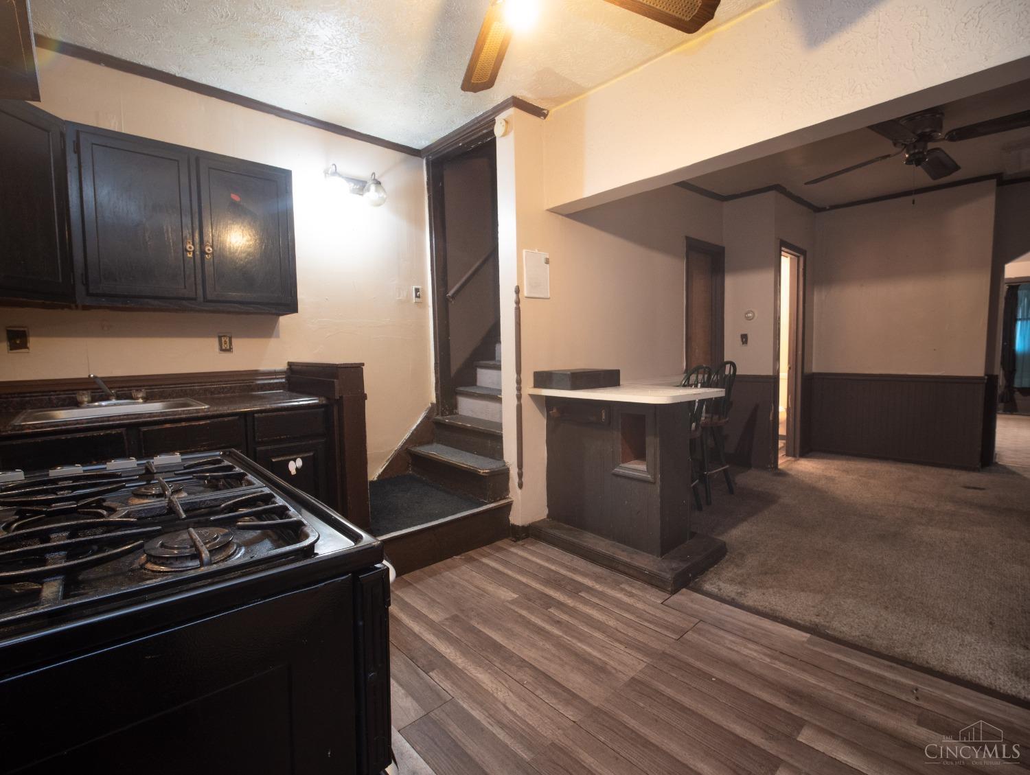 1619 Burgoyne Street