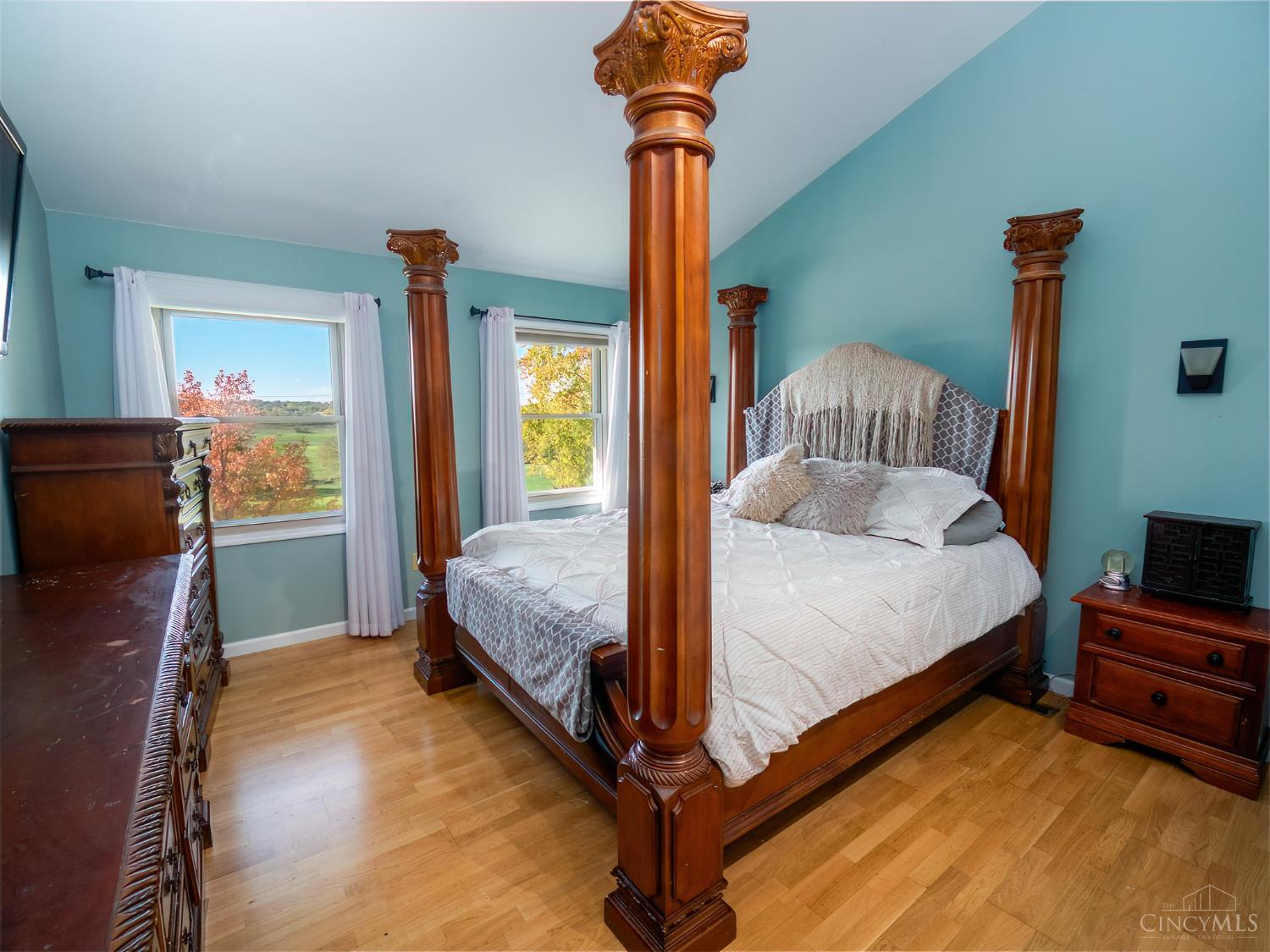 2 Hidden Hills Court