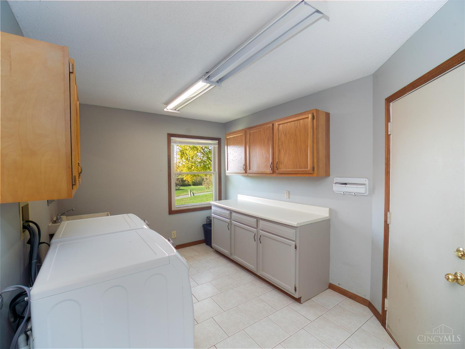 2 Hidden Hills Court