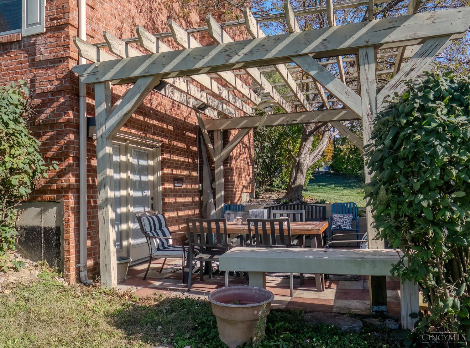 2 Hidden Hills Court