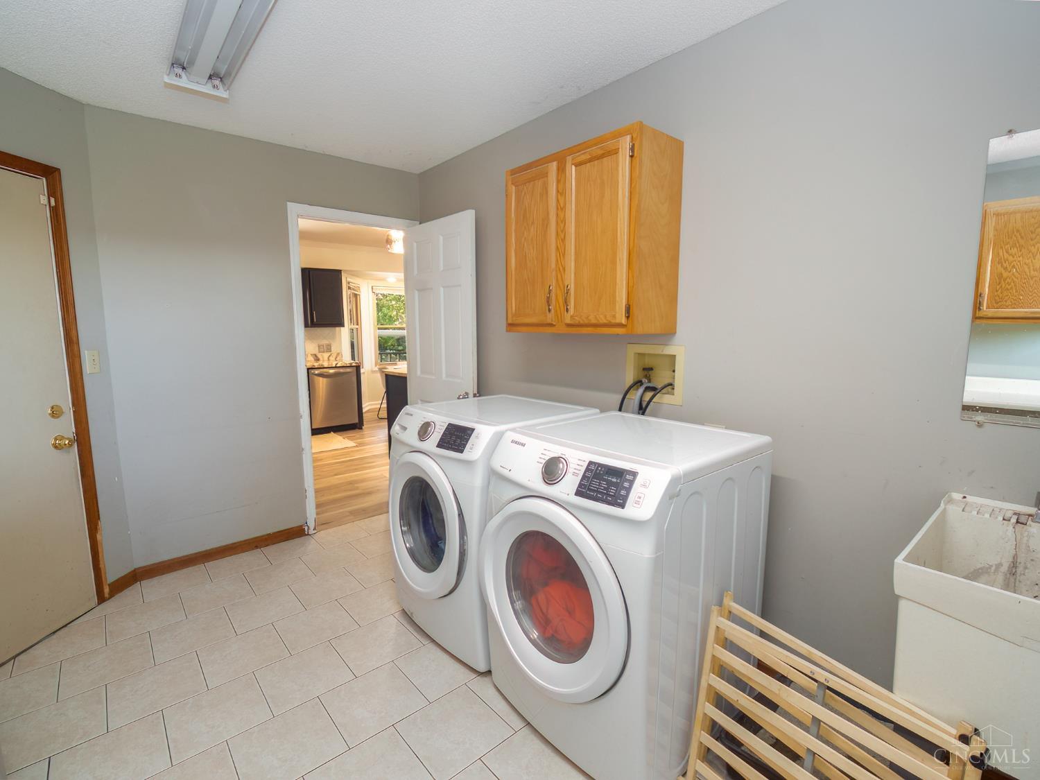 2 Hidden Hills Court