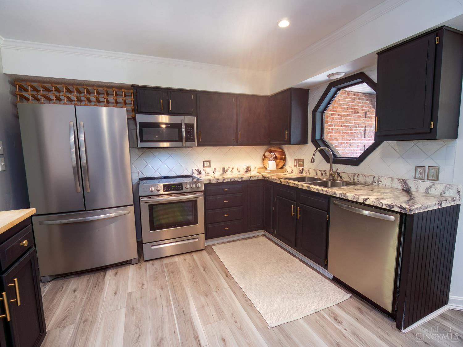 2 Hidden Hills Court