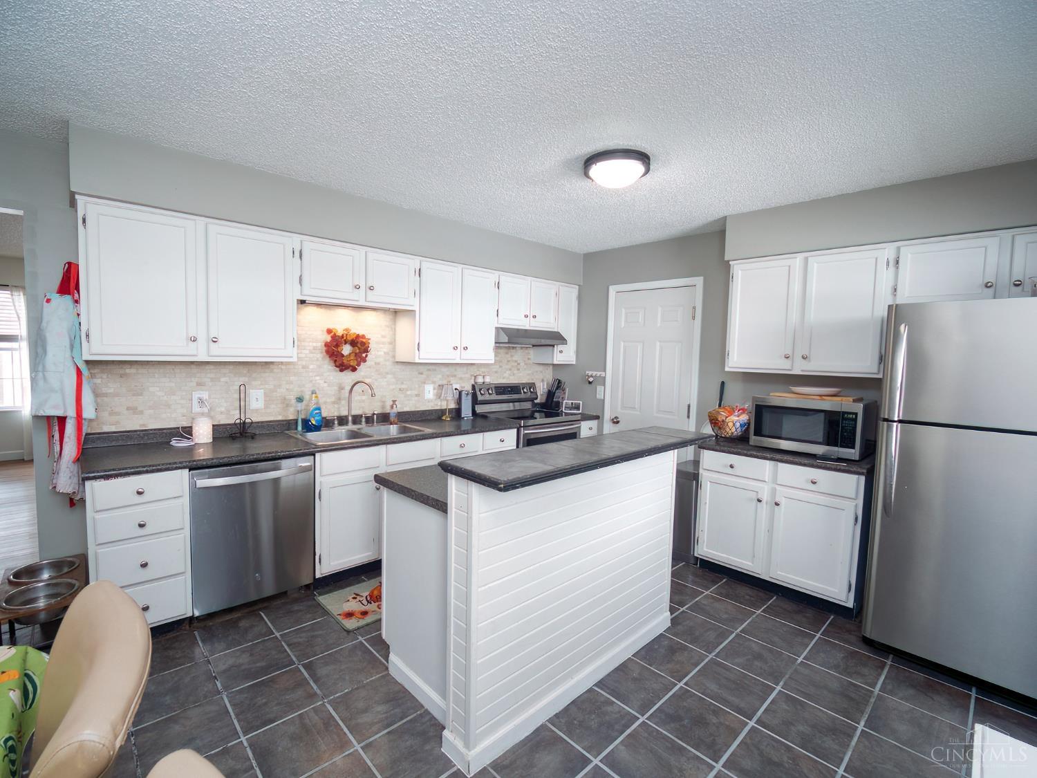 3020 Chickadee Drive