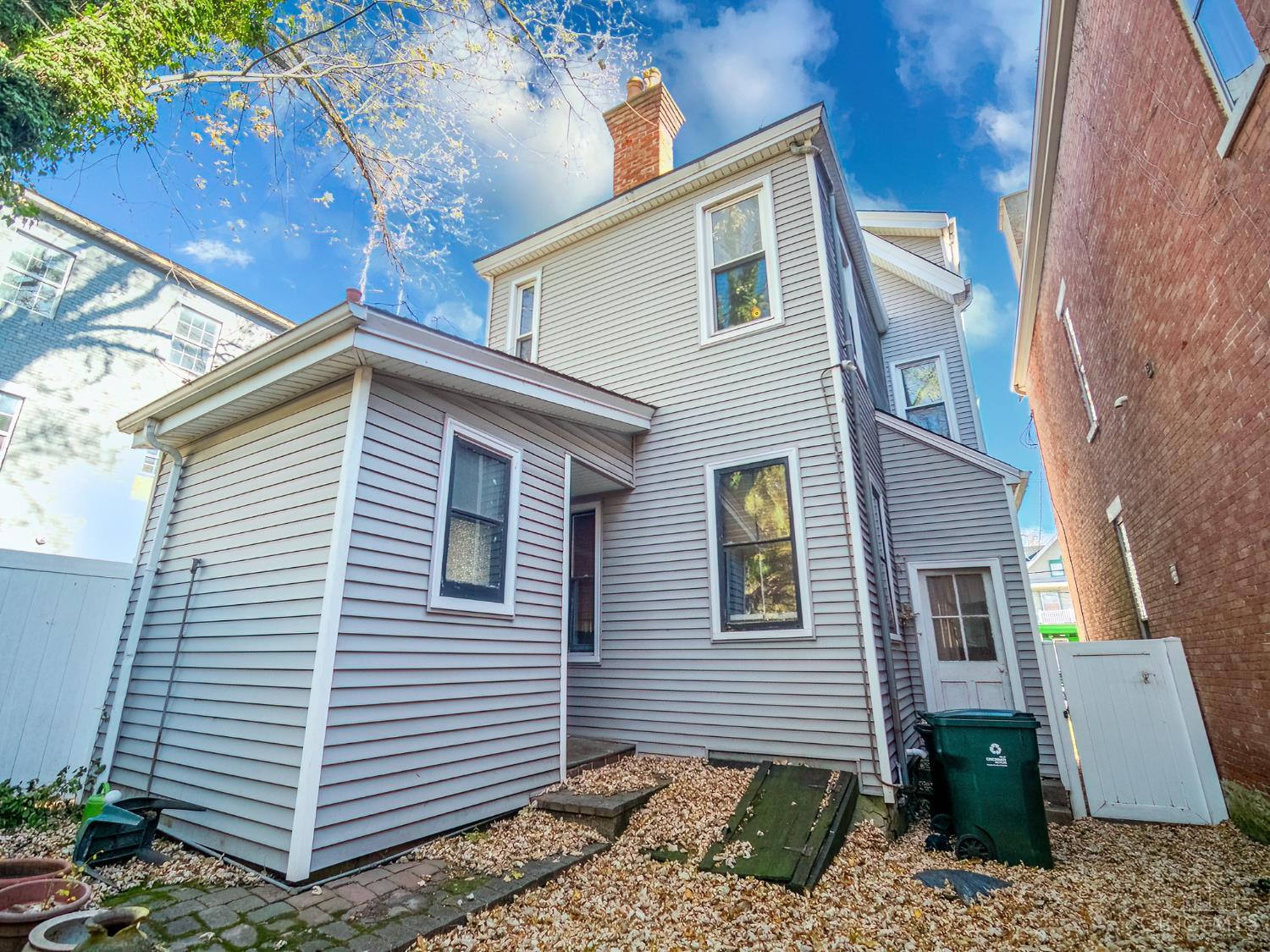 2709 Euclid Avenue