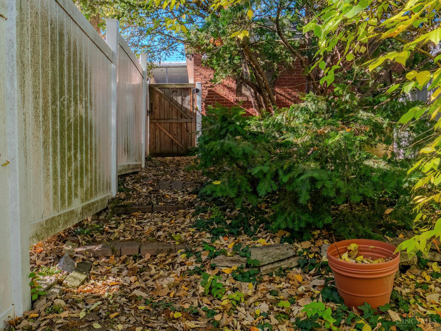2709 Euclid Avenue